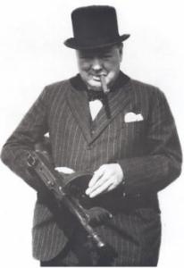 Уинстон Черчилль с ПП «Томпсон» М1928. Фото с сайта cooperativeindividualism.org